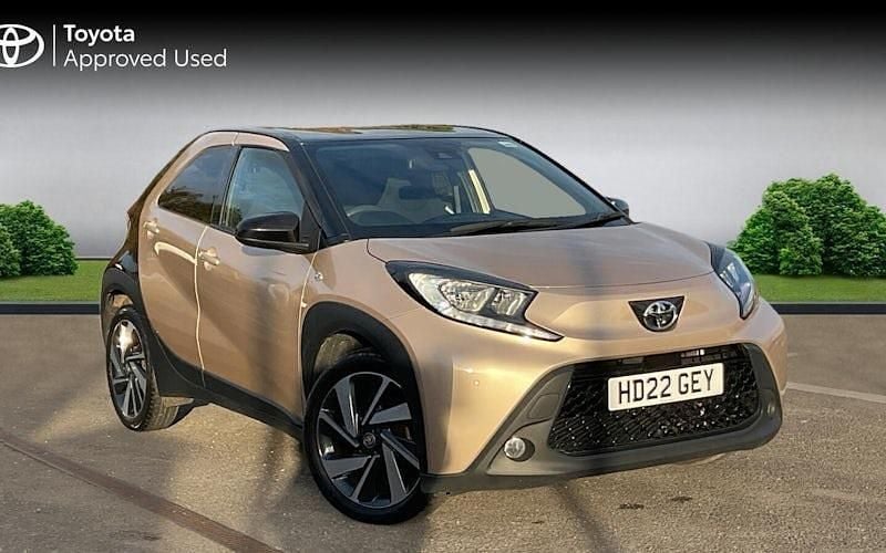 Used 2025 Toyota Aygo Hatchback | £13,944 (Good price) - Image 1/2