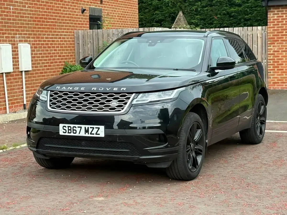 Used Land Rover Range Rover Velar SE 240 HP (176 kW) 2018 Black SUV