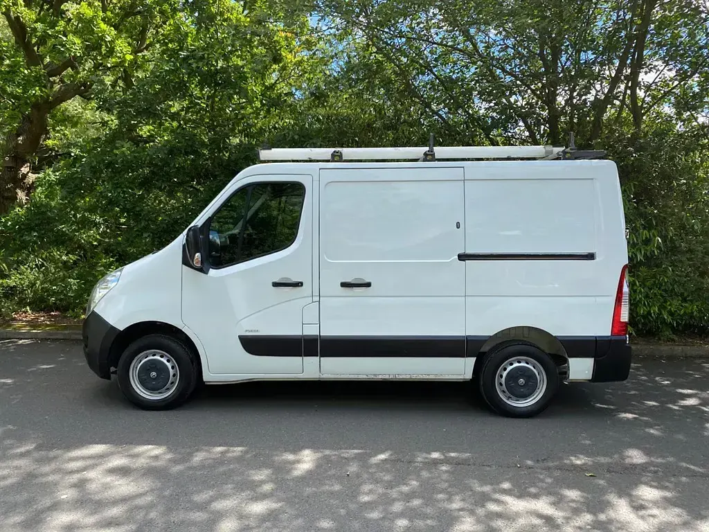Used Vauxhall Movano 110 HP (80 kW) 2016 White MPV