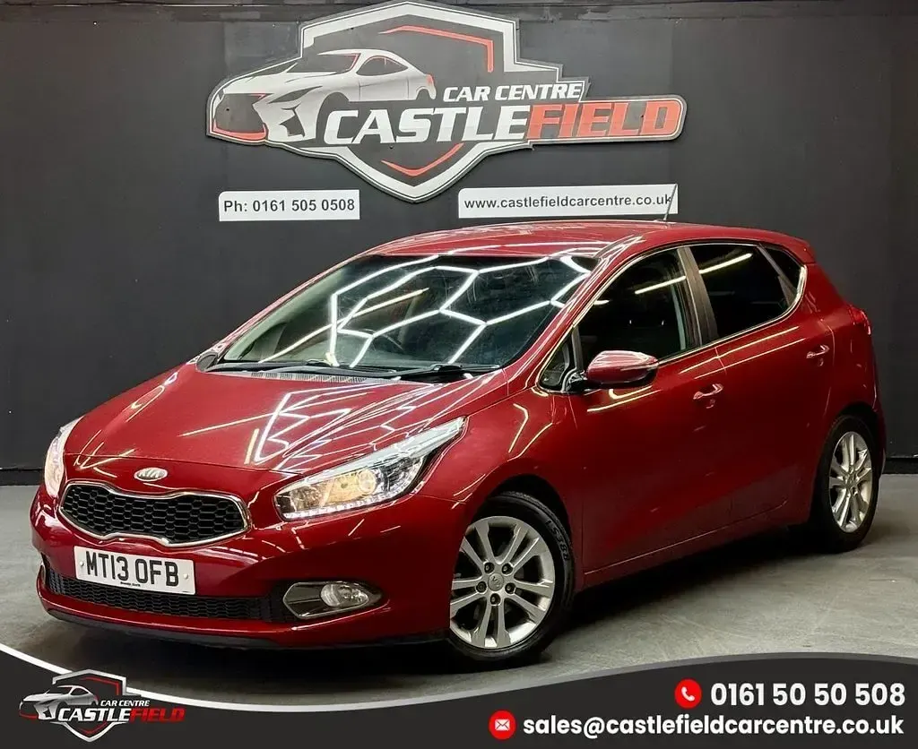 Used Kia Ceed 126 HP (92 kW) 2013 Red Hatchback