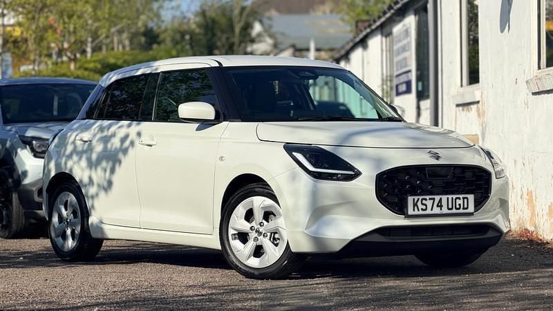 Used Suzuki Swift 82 HP (60 kW) 2024 White Hatchback