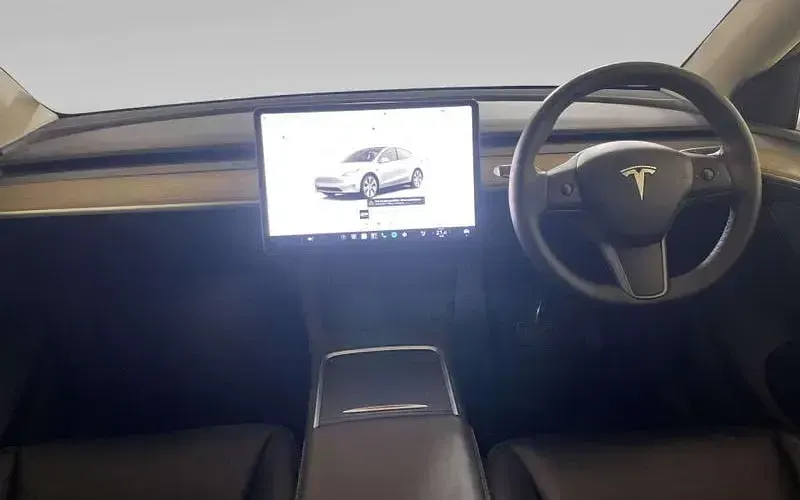 Used Tesla Model Y Long Range AWD 286 kW (389 HP) 2025 SUV