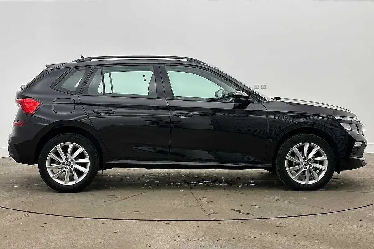 Used Skoda Kamiq SE 113 HP (83 kW) 2025 Black magic pearl effect SUV