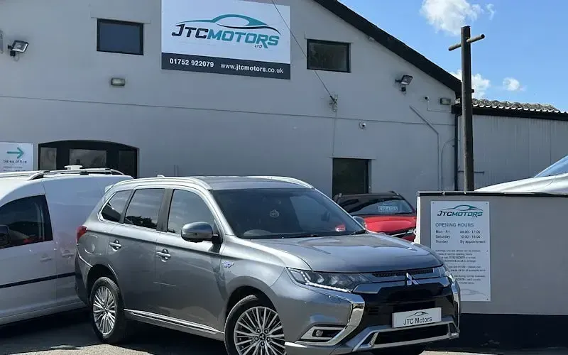 Used Mitsubishi Outlander P-HEV 177 HP (130 kW) 2018 SUV