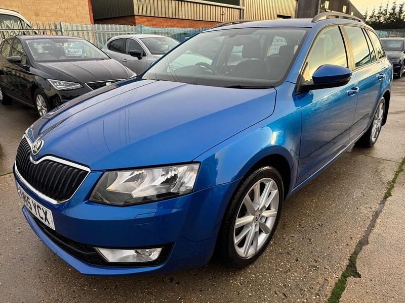 Used Skoda Octavia Elegance 150 HP (110 kW) 2015 Blue Estate
