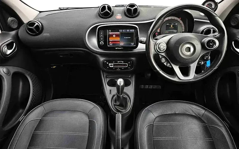 Used Smart ForFour Premium 71 HP (52 kW) 2017 Silver Hatchback