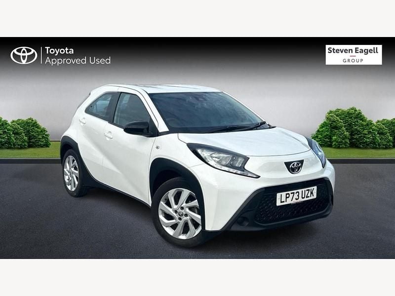 White Used 2023 Toyota Aygo X PURE SUV | £13,940 - Image 1/3