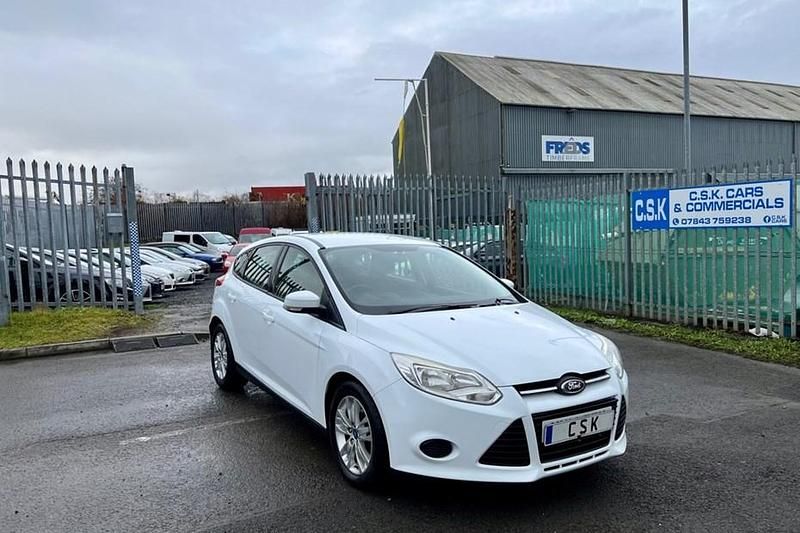 Used Ford Focus 115 HP (84 kW) 2014 White Hatchback