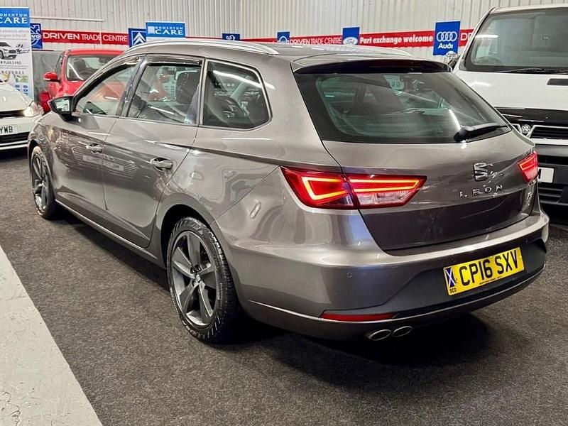 Used Seat Leon FR Sport 184 HP (135 kW) 2016 Grey Estate