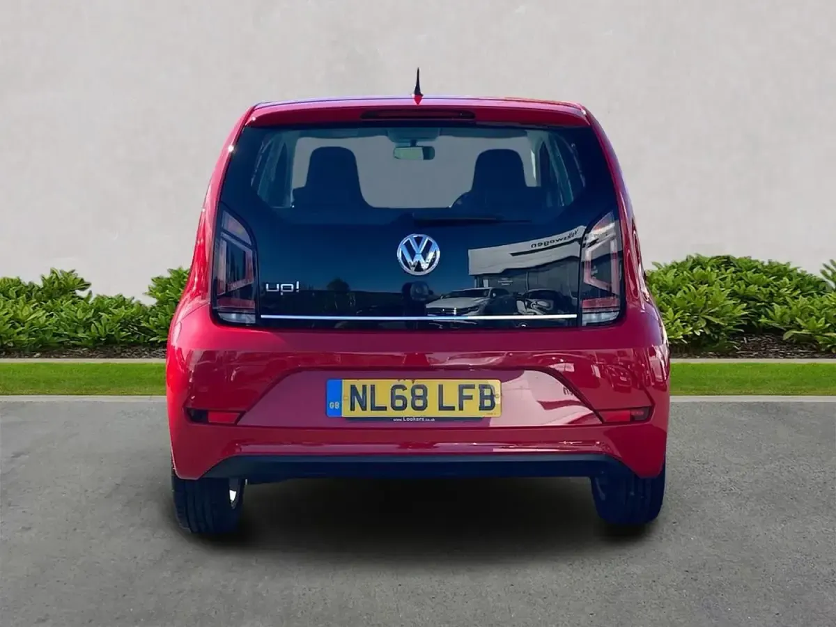 Usado VW up! high up! 75 HP (55 kW) 2018 Vermelho Citadino