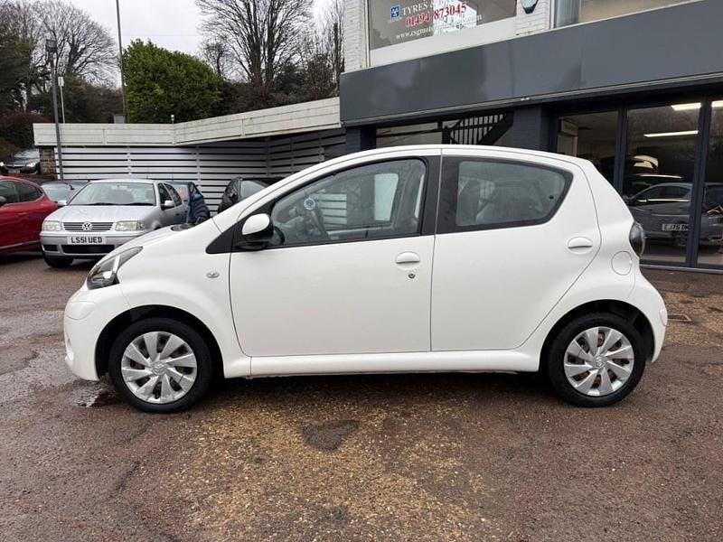 Used Toyota Aygo 2014 White Hatchback
