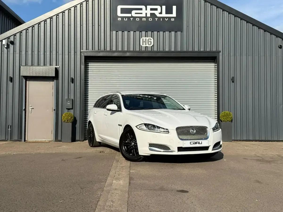 Used Jaguar XF Luxury 2013 White Estate