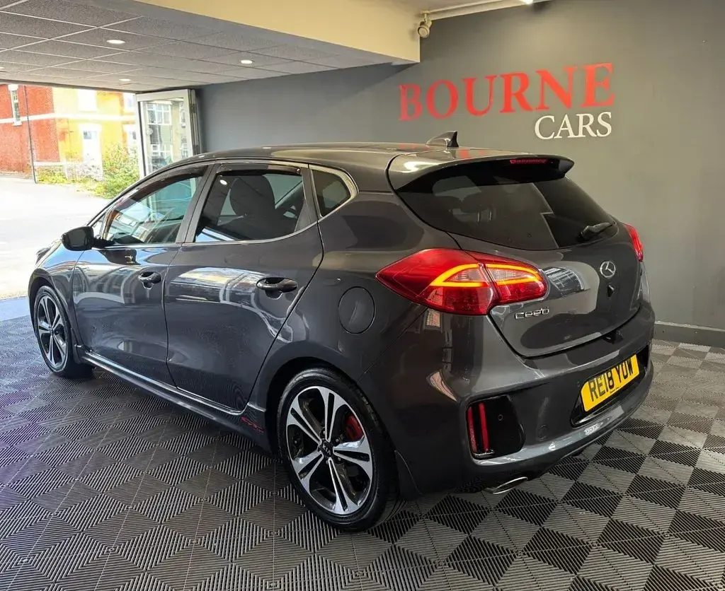 Used Kia Ceed GT-Line 136 HP (100 kW) 2018 Silver Hatchback
