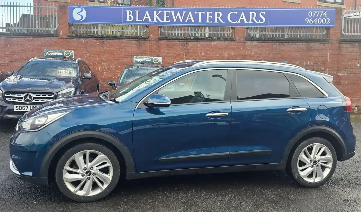 Gebraucht Kia Niro 141 PS (103 kW) 2017 Blau SUV