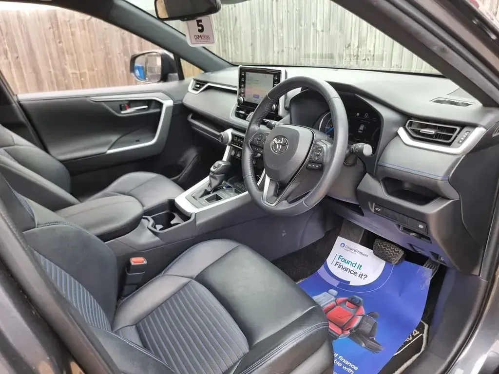 Used Toyota RAV4 218 HP (160 kW) 2021 Grey/black SUV