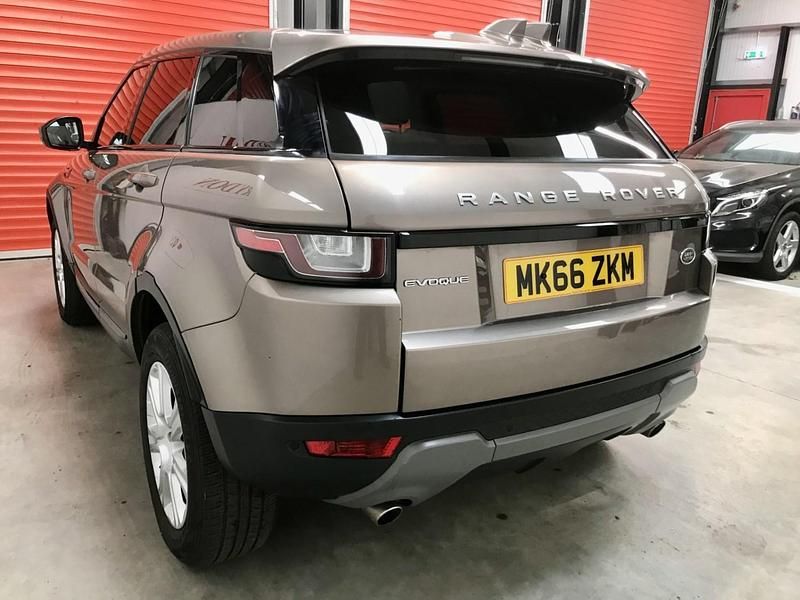 Used Land Rover Range Rover evoque SE 2016 Brown Estate
