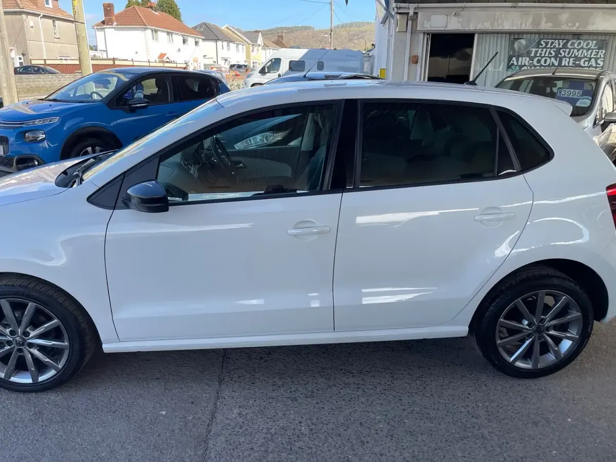 Used VW Polo Design 2015 White Hatchback