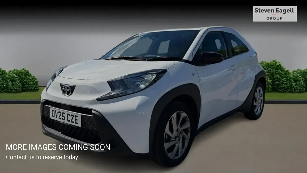 Used Toyota Aygo X PURE 72 HP (52 kW) 2025 White SUV