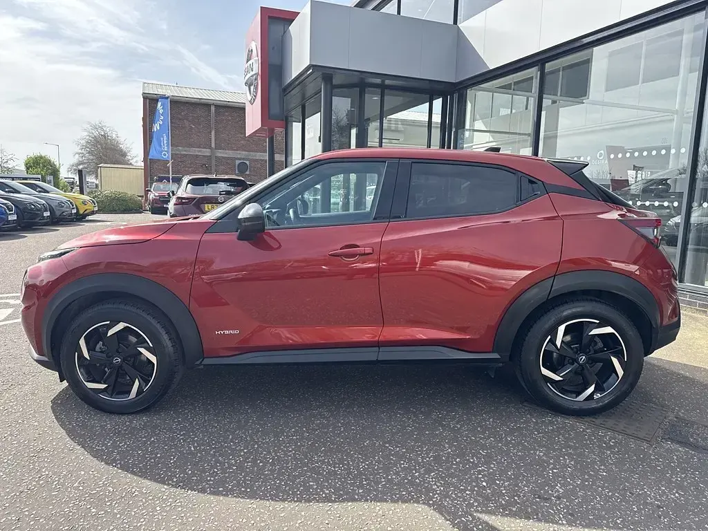 Used Nissan Juke N-Connecta 2023 Red SUV