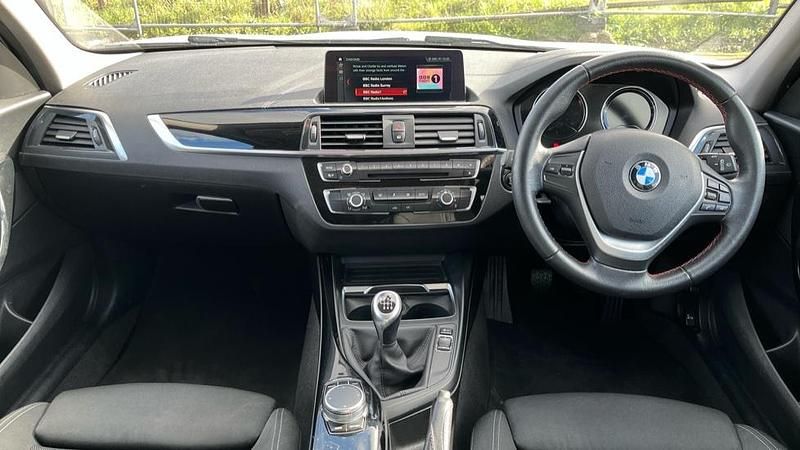 Used BMW 118 Sport Line 136 HP (100 kW) 2018 White Hatchback