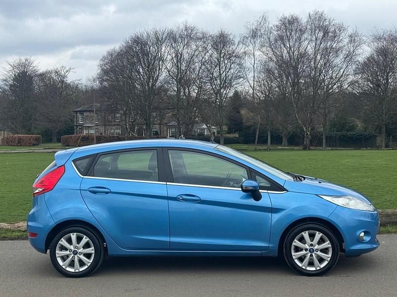 Used Ford Fiesta Zetec 2011 Blue Hatchback
