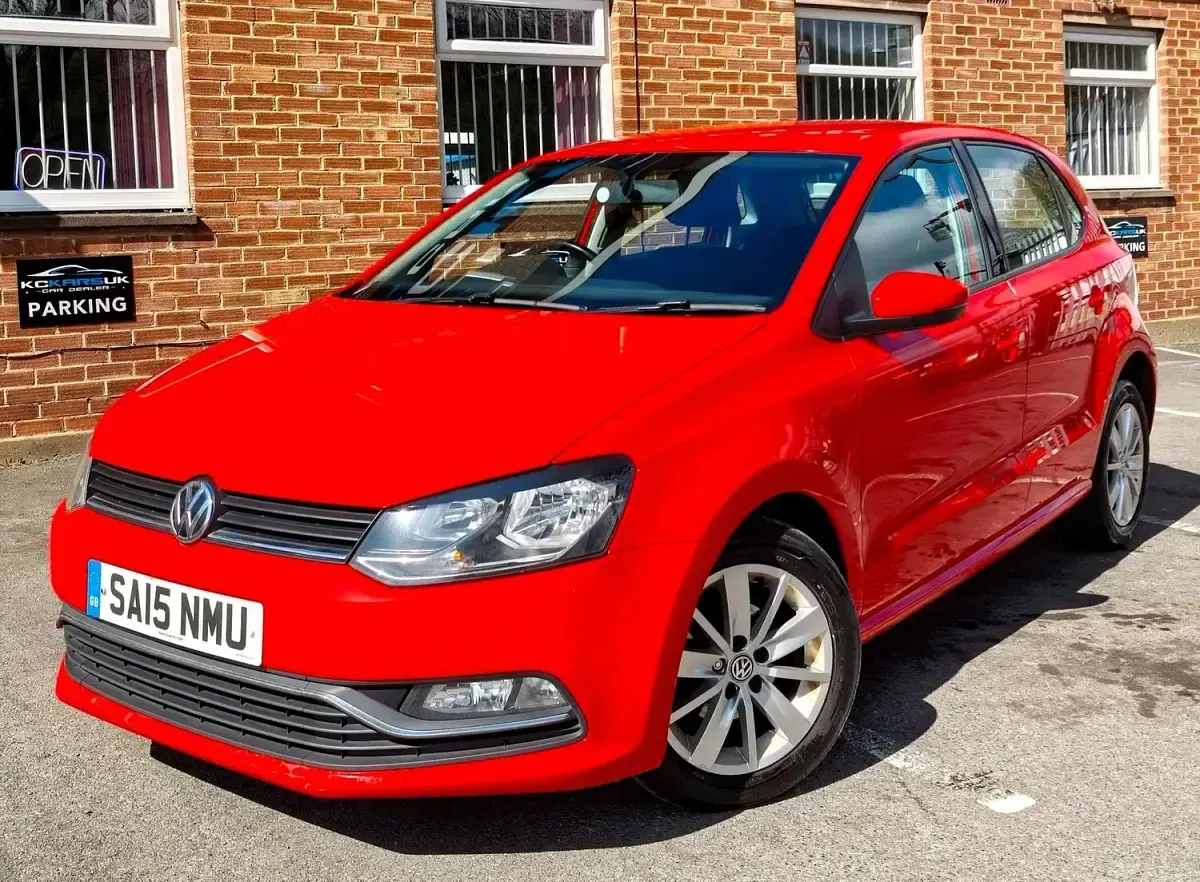 Used VW Polo SE 60 HP (44 kW) 2015 Red Hatchback