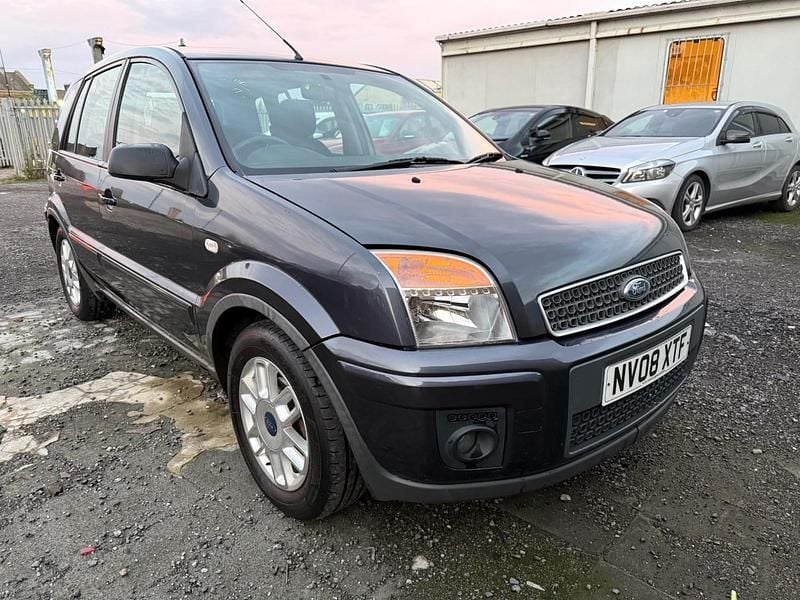 Grey Used 2008 Ford Fusion Zetec Hatchback | £1,795 (Fair price) - Image 1/4