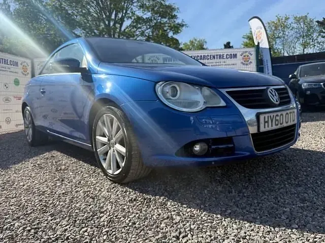 Usado VW Eos SE 140 HP (102 kW) 2010 Azul Cabrios