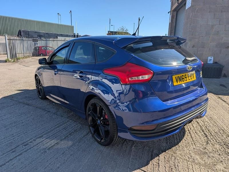 Used Ford Focus ST 185 HP (136 kW) 2015 Blue Hatchback