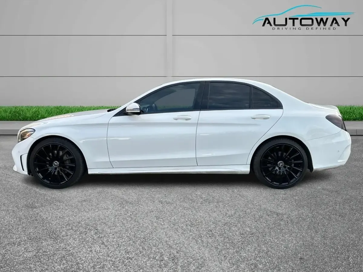 Used Mercedes C200 AMG line 2018 White Sedan