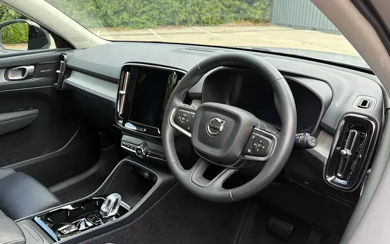 Used Volvo XC40 Ultimate 163 HP (119 kW) 2023 Silver SUV