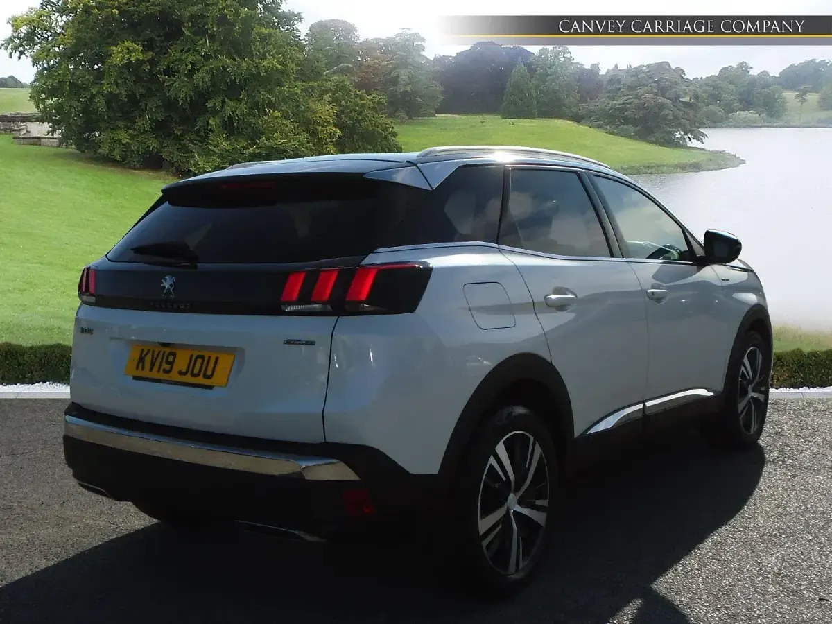 Used Peugeot 3008 GT-line 130 HP (95 kW) 2019 White SUV