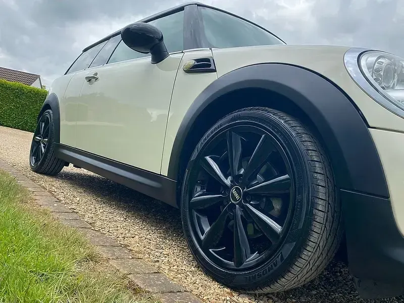 Used Mini Cooper Clubman 2026 Pepper white Estate