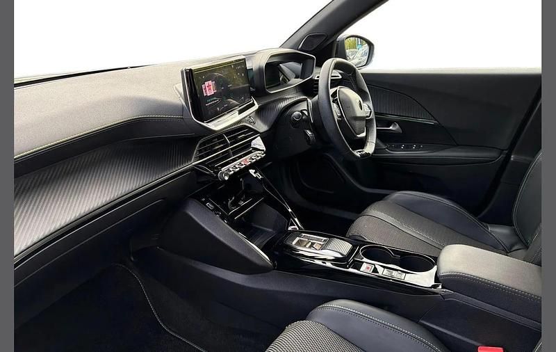 Used Peugeot 2008 GT 131 HP (96 kW) 2023 Nera black SUV