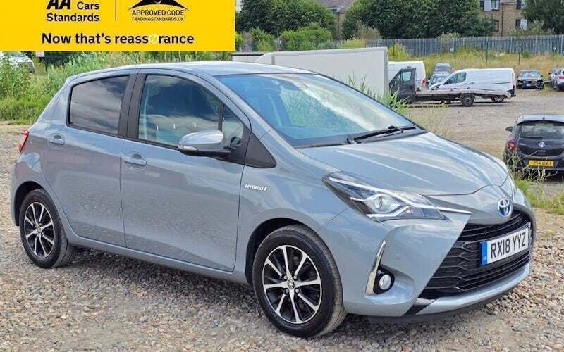 Grey Used 2018 Toyota Yaris Hybrid Hatchback | £10,980 (Good price) - Image 1/4