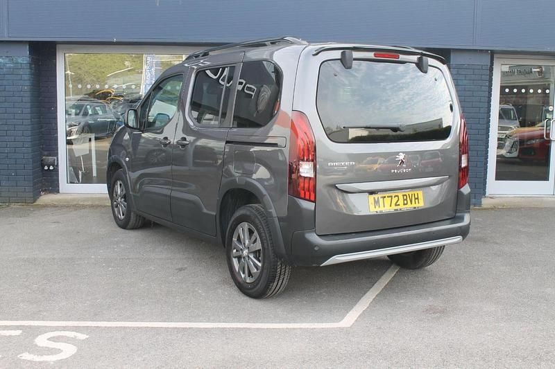 Used Peugeot Rifter Allure Premium 130 HP (95 kW) 2022 Grey MPV