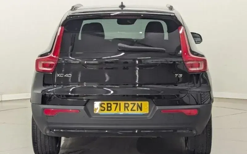 Used Volvo XC40 R-Design 163 HP (119 kW) 2022 Black SUV