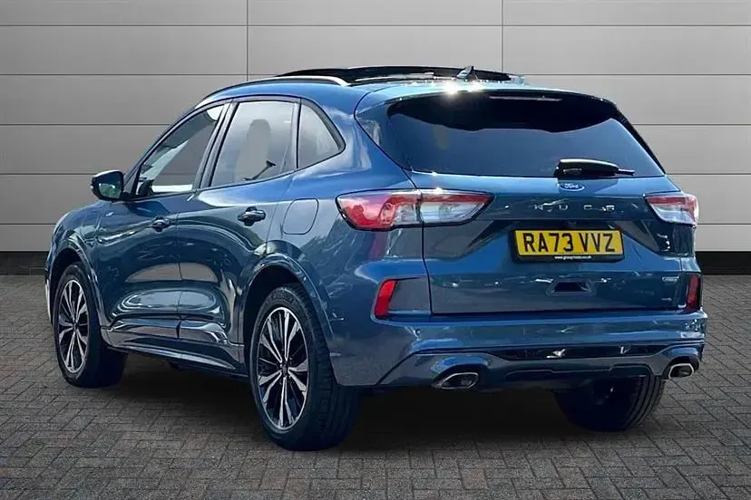 Second-hand Ford Kuga ST-Line X 225 CP (165 kW) 2024 Albastru SUV