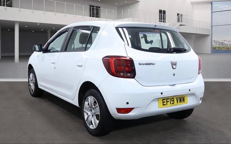 Used Dacia Sandero Comfort 75 HP (55 kW) 2019 White Hatchback