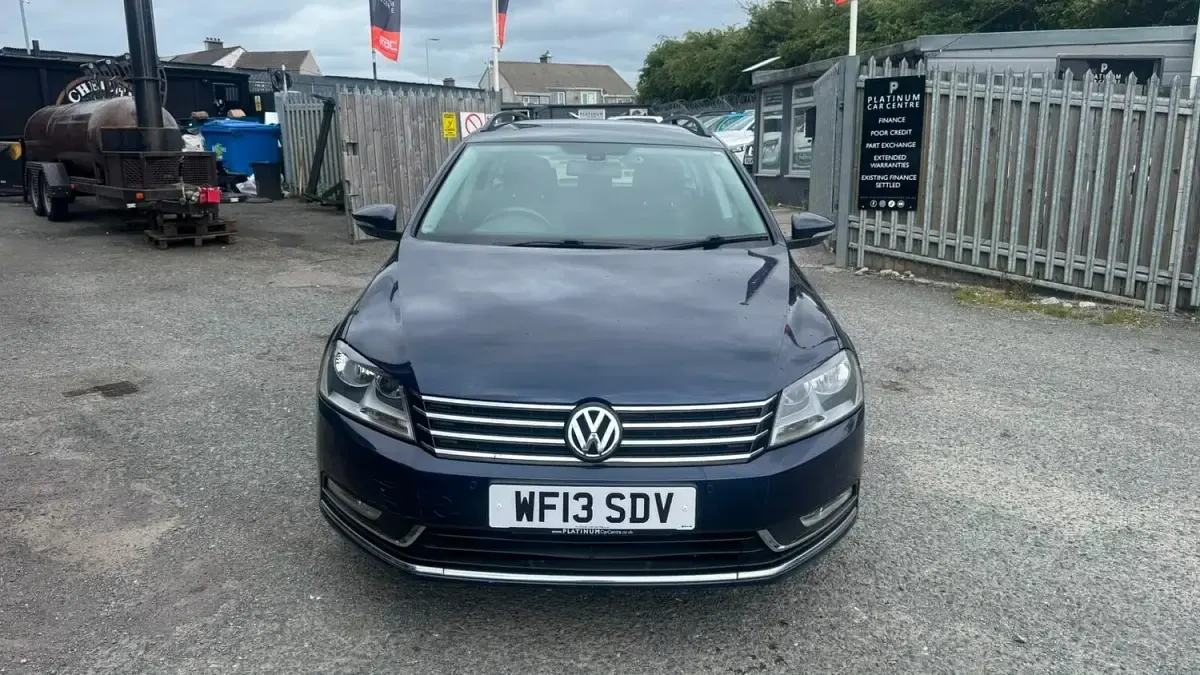 Used VW Passat Highline 140 HP (102 kW) 2013 Blue Estate