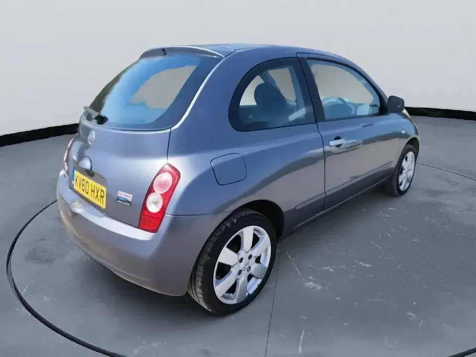 Usado Nissan Micra N-TEC 86 HP (63 kW) 2010 Cinzento Citadino