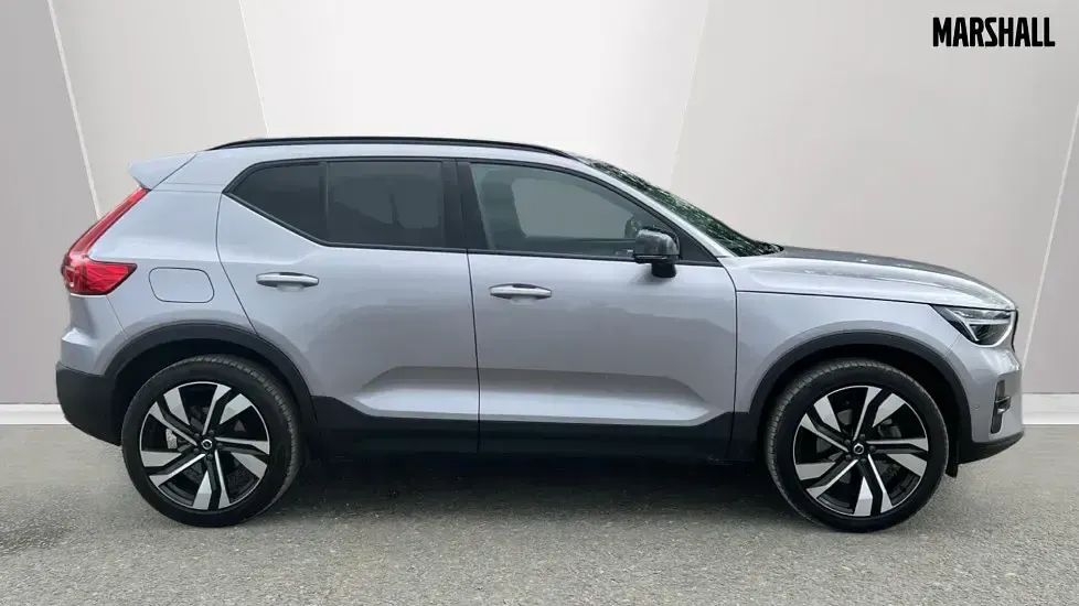 Used Volvo XC40 Ultra 163 HP (119 kW) 2025 Silver SUV