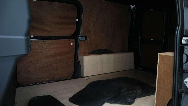 Image 2/4