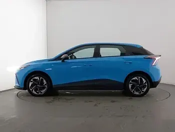 Used MG MG4 EV SE 149 kW (203 HP) 2023 Blue Hatchback