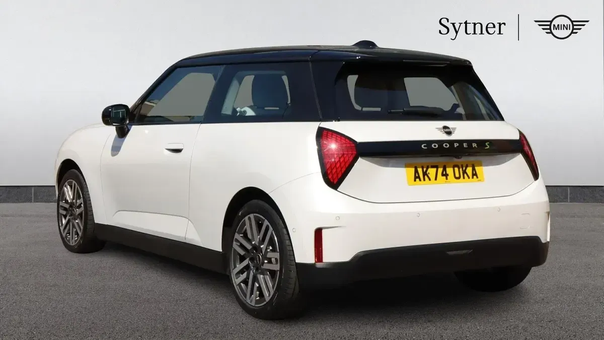 Używany Mini Cooper SE Hatch 158 kW (215 KM) 2024 Biały Hatchback