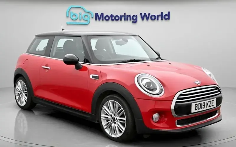Używany Mini Cooper Exclusive 136 KM (100 kW) 2021 Hatchback