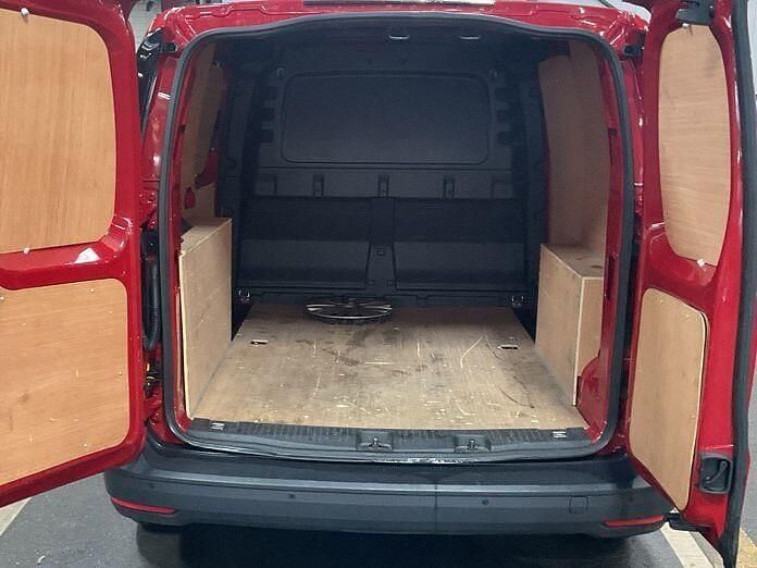 Used VW Caddy 75 HP (55 kW) 2023 Red MPV