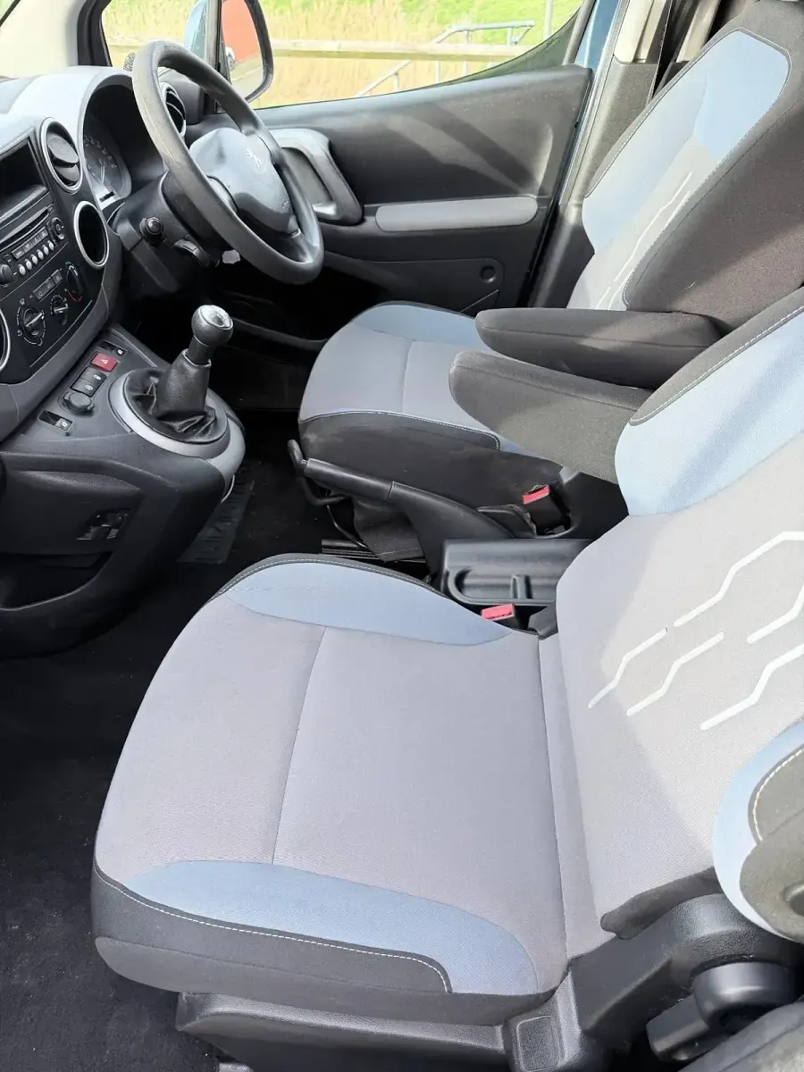 Used Peugeot Partner Tepee Active 98 HP (72 kW) 2015 Blue MPV