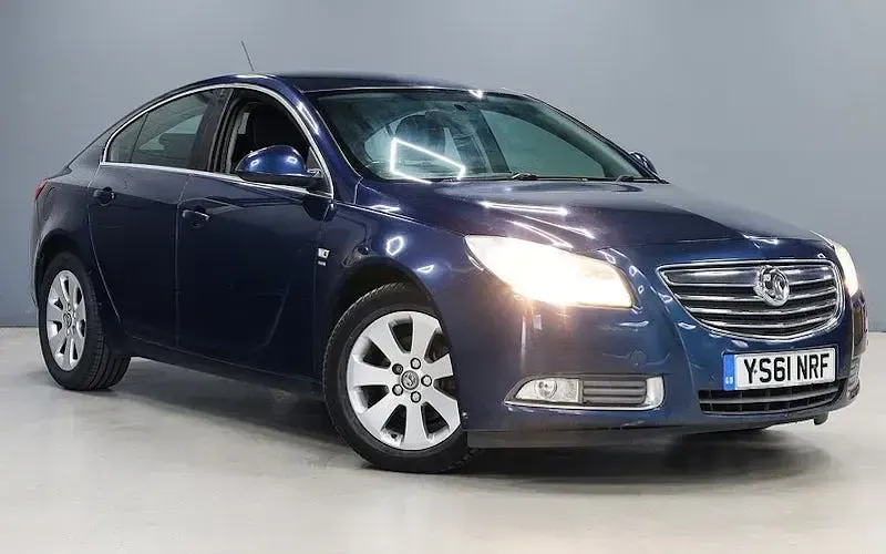 Used Vauxhall Insignia SRi 131 HP (96 kW) 2012 Blue Hatchback