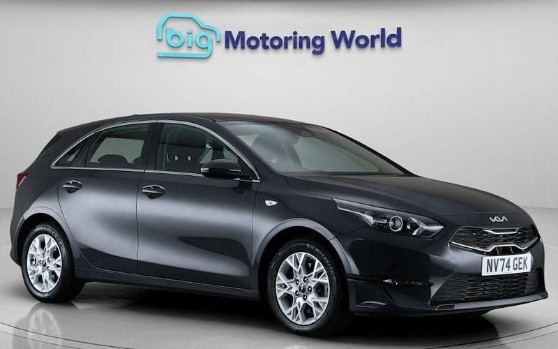 Used 2025 Kia Ceed 2 Hatchback | £16,300 (Good price) - Image 1/4
